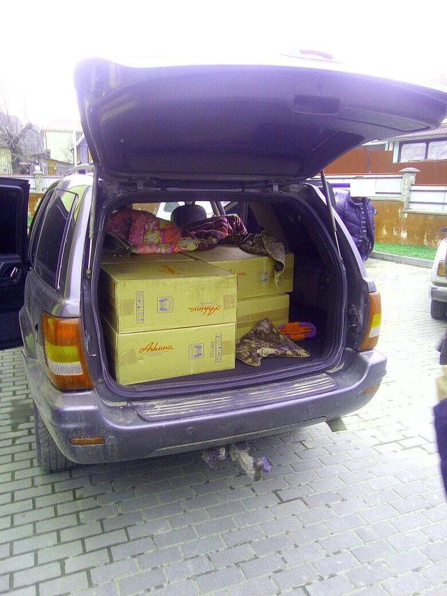 Два автомобілі з 20 ящиками контрабандних сигарет затримано на Буковині 01 Два автомобілі з 20 ящиками контрабандних сигарет затримано на Буковині 01