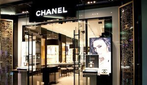 Французький модний дім Chanel таємно закриває магазини і йде з Росії, – росЗМІ