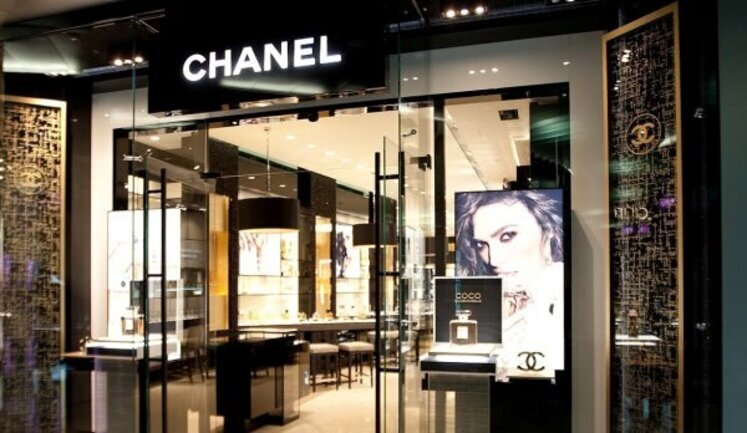 Французький модний дім Chanel таємно закриває магазини і йде з Росії, – росЗМІ