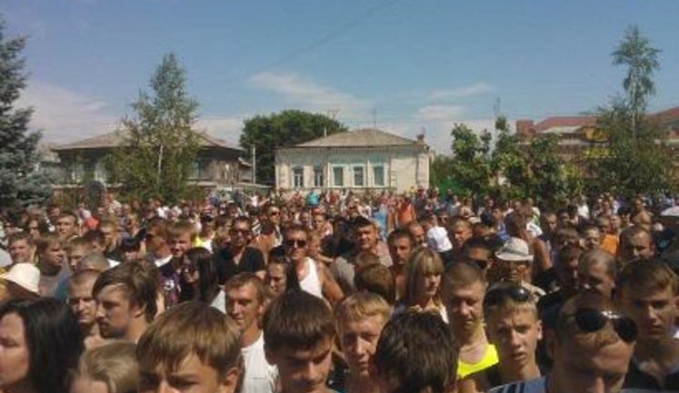 Русский бунт в Пугачеве не смолкает: "Выселение чеченцев - единственное решение проблемы."