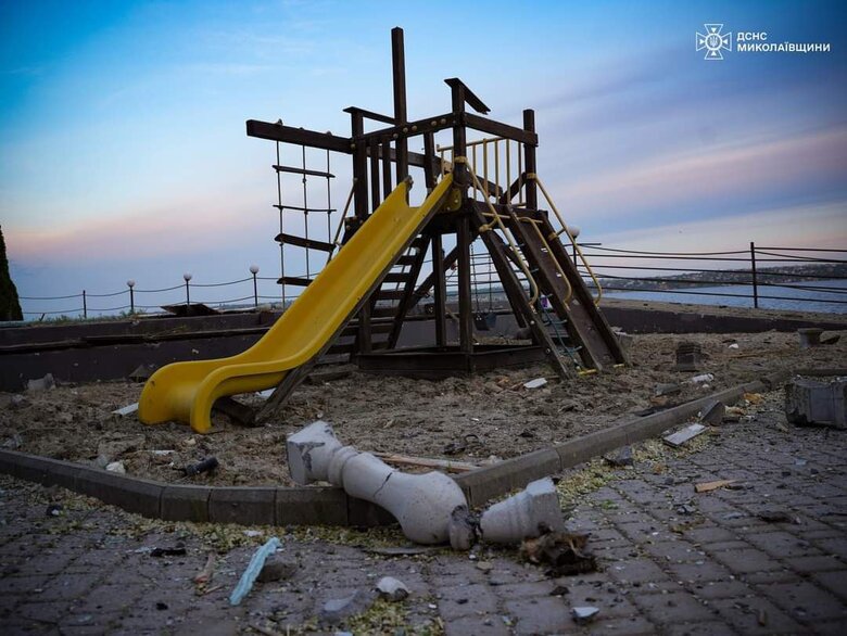Наслідки ранкового удару по Миколаєву.