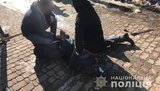 Мужчина в Калуше обстрелял офис радиостанции, а при задержании полоснул полицейского ножом по лицу. ВИДЕО+ФОТОрепортаж