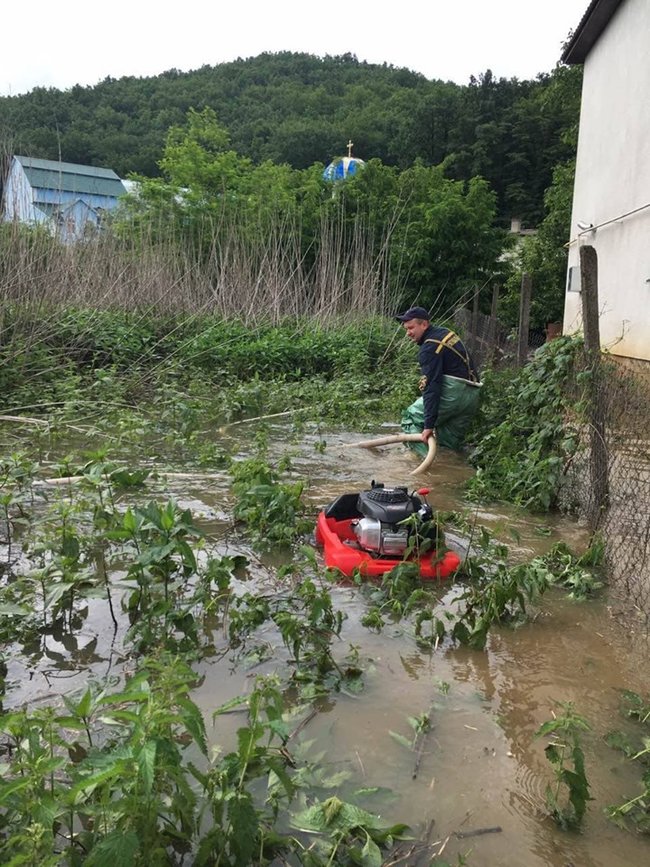 Floods in western Ukraine: Water level drops, no flooded houses 03 Floods in western Ukraine: Water level drops, no flooded houses 03
