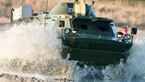 Окупанти втопили БРДМ-2 у Керченській протоці під час проведення "патріотичної" акції. ВIДЕО
