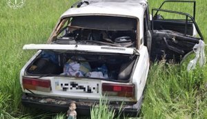 Російський FPV-дрон атакував авто на Харківщині: поранено двох літніх людей. ФОТО