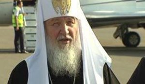 Вагон-храм, несколько вагонов-ресторанов и вагон-бар - журналисты попали в поезд Кирилла. ВИДЕО