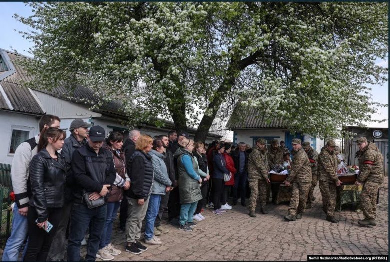 На Кіровоградщині попрощалися з двома братами-захисниками