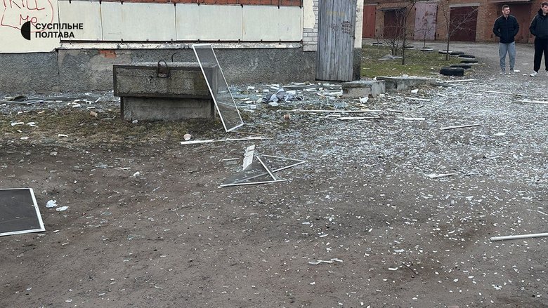 Унаслідок атаки на Полтавщині пошкоджено житлові будинки та готель, виникли пожежі.