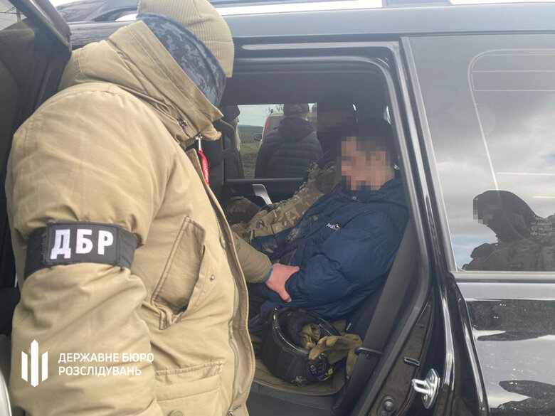 Ухилянти в гідрокостюмах тікали до Молдови через річку, - ДБР 03
