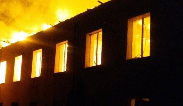 Войска РФ обстреляли два района Днепропетровской области: пострадал мужчина, есть разрушения на территории предприятия и лицея. ФОТОРЕПОРТАЖ