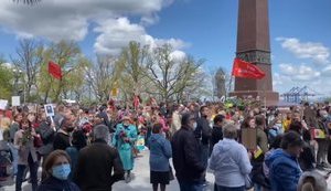 В Одесі сталися сутички між учасниками акції "Безсмертний полк" і поліцейськими: "Одеса - російське місто", "Жуков - наш герой". ВIДЕО