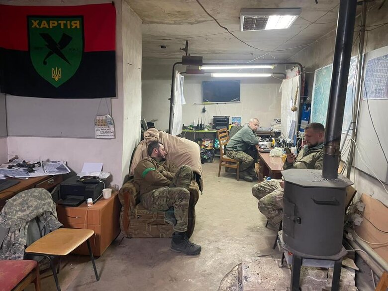 Командир бригади Хартія Національної гвардії України Ігор Оболєнський: Ми розуміємо, що буде перша хвиля наступу, друга, третя, четверта, п’ята. І для цього постійно потрібні люди 10 Командир бригади Хартія Національної гвардії України Ігор Оболєнський: Ми розуміємо, що буде перша хвиля наступу, друга, третя, четверта, п’ята. І для цього постійно потрібні люди 10