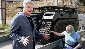 У межах проєкту "Журавель" "Госпітальєри" тестуватимуть робота для евакуації поранених з поля бою