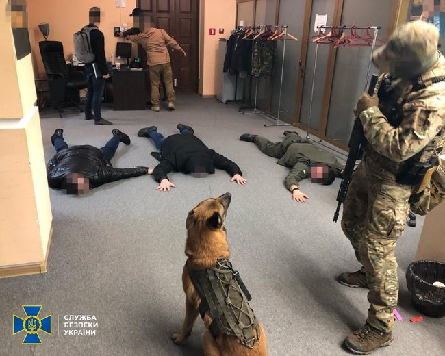 Затримано шістьох учасників угруповання, яке налагодило контрабанду наркотиків із країн Латинської Америки і Європи та їхній збут на Київщині, - СБУ 08