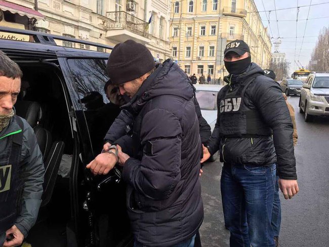 На крупной взятке задержан глава государственного Фонда соцзащиты инвалидов, – Луценко 01
