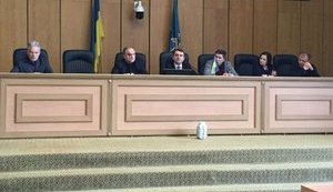 Співробітників міськради у Слов'янську евакуювали через банку з підозрілою речовиною, - ЗМІ. ФОТО+ВІДЕО