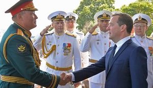 Російський прем'єр Медведєв відвідав парад окупантів у Севастополі