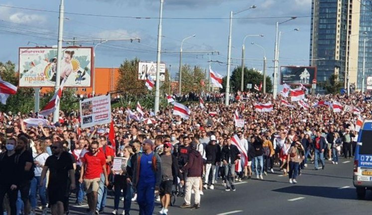 В разных районах Минска проходят протестные акции