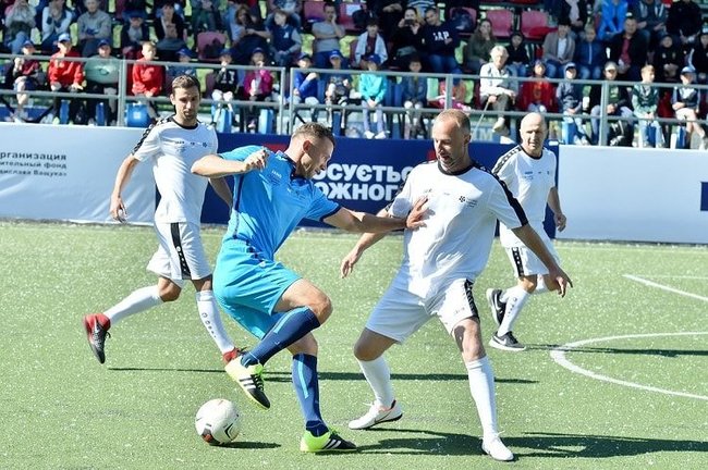 Поштову марку на честь фіналу Ліги чемпіонів УЄФА випустили в Україні 05