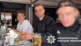 У Києві блогери напідпитку хизувалися незареєстрованою зброєю