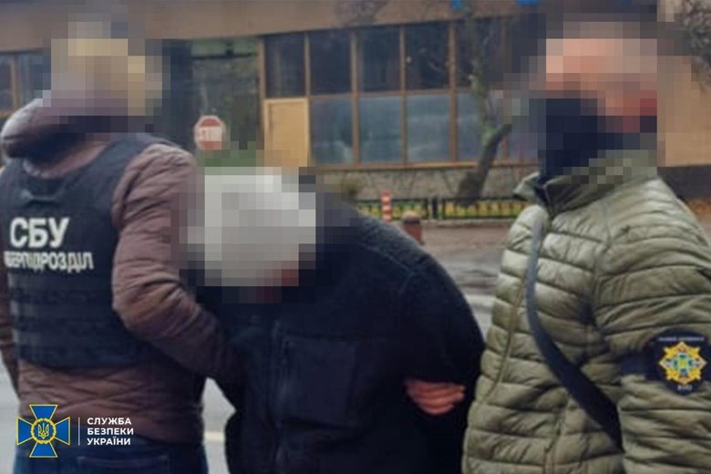 Затримано двох молодиків, які коригували удари РФ по енергетиці