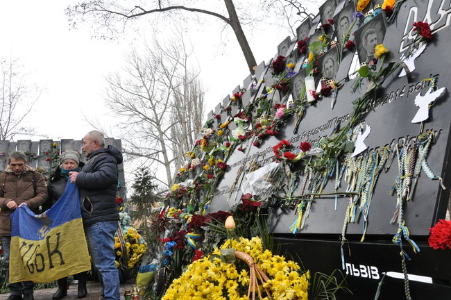 У Києві відслужили панахиду за Героями Небесної Сотні 07