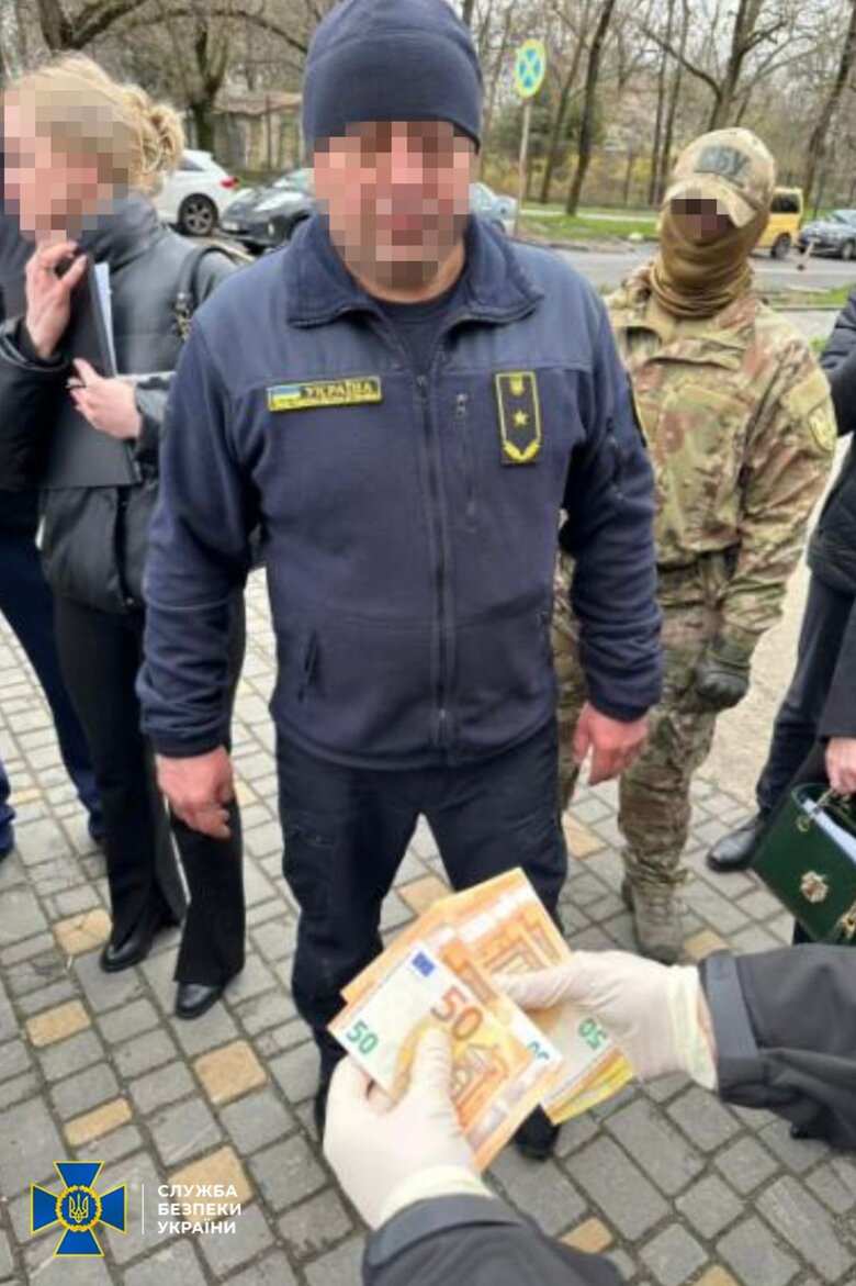 Схема по ввозу незадекларированных наличных раскрыта на Одесской таможне, - СБУ 01