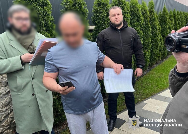 Нацполіція викрила аферистів, які виманили понад 2 млн доларів за землю для військових