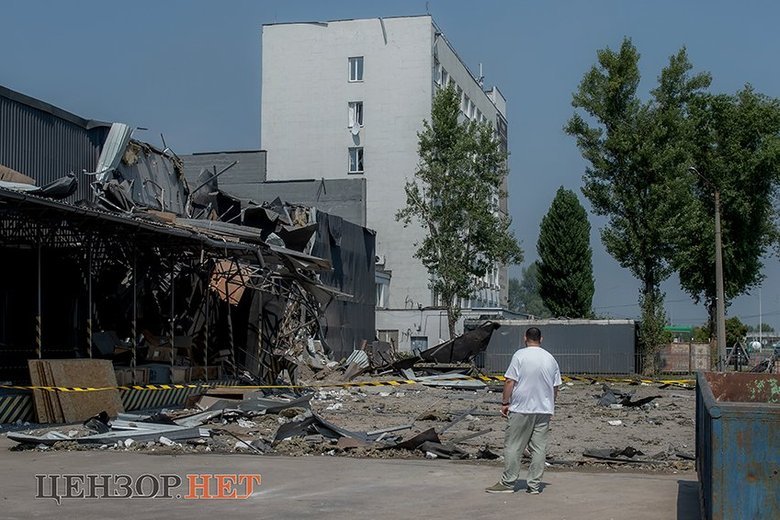 Наслідки удару по Оболонському району Києва 5 серпня