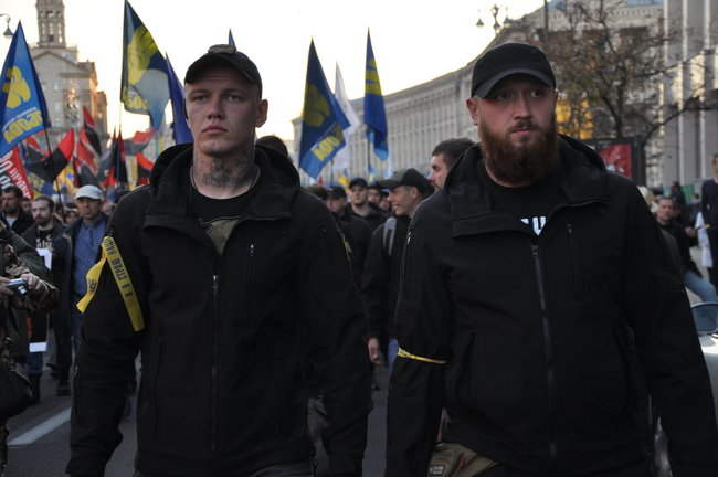 Националисты провели в центре Киева Марш УПА 31