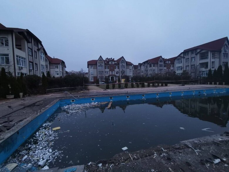 Consequences of rocket attack on residential complex in Zaporizhzhia 03