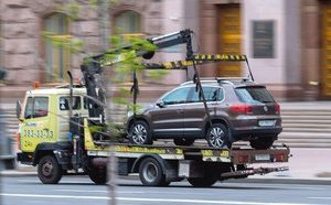 Хто евакуйовує автомобілі киян на штрафмайданчики