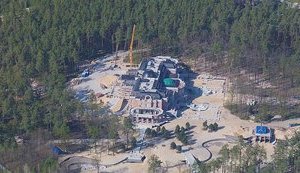 Дворец высотой с четырехэтажный дом и пруд с мостиком: Ахметов строит под Киевом новое Межигорье, - нардеп Игорь Луценко. ФОТОрепортаж