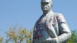 В Одессе вандалы надругались над памятником Ленину. ФОТОрепортаж