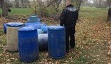 У мешканця Чернівецької області вилучили 4,6 тис. літрів спирту невідомого походження. ФОТОрепортаж