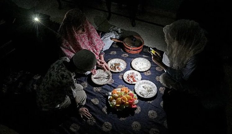 Наслідки паливної кризи: у Пакистані почалися віялові відключення електроенергії