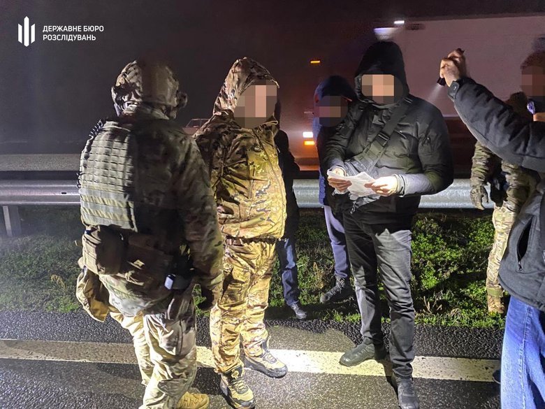 На Дніпропетровщині ДБР затримало військового у схемі зі СЗЧ