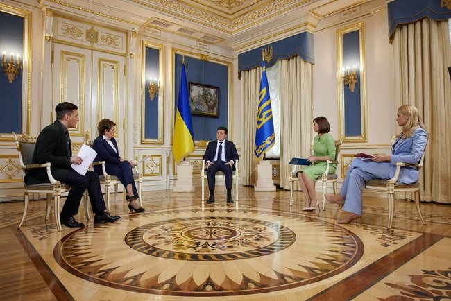 Зеленский дал интервью четырем украинским телеканалам, - ОП 01