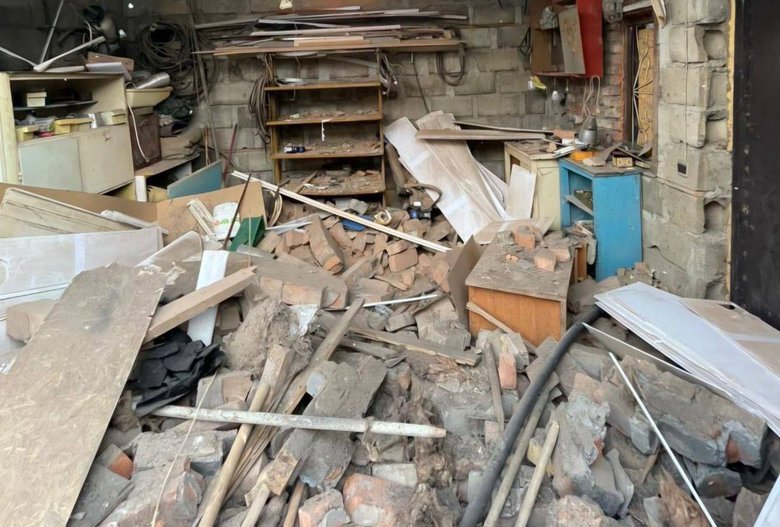 Обстріли Дніпропетровщини: пошкоджені лікарня, підприємства і житло