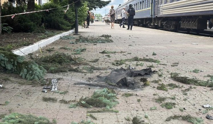 Debris from Russian drone falls on railway station in Sumy: four people injured. PHOTO