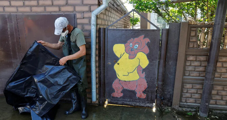 Reuters опублікувало фото з тілами загиблих під час затоплення окупованої Голої Пристані на Херсонщині (18+) 01