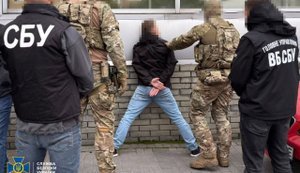 Затримано агента ФСБ, який збирав координати для ударів РФ по військових об’єктах на Хмельниччині, - СБУ. ФОТО