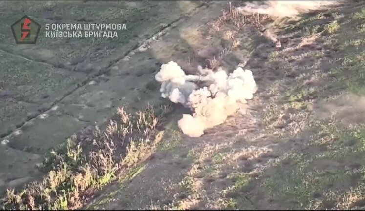 Soldiers of 5th SAB destroyed column of enemy armored vehicles in Donetsk region. VIDEO