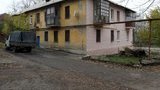 Потемкинские деревни: к Евро-2012 в Донецке дома красят только с лицевой стороны. ФОТОрепортаж