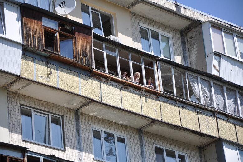 Consequences of shelling in Desnyansky district of Kyiv 03