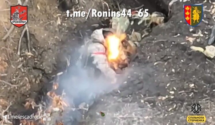 Russian invader burns alive after kamikaze drone attack. VIDEO