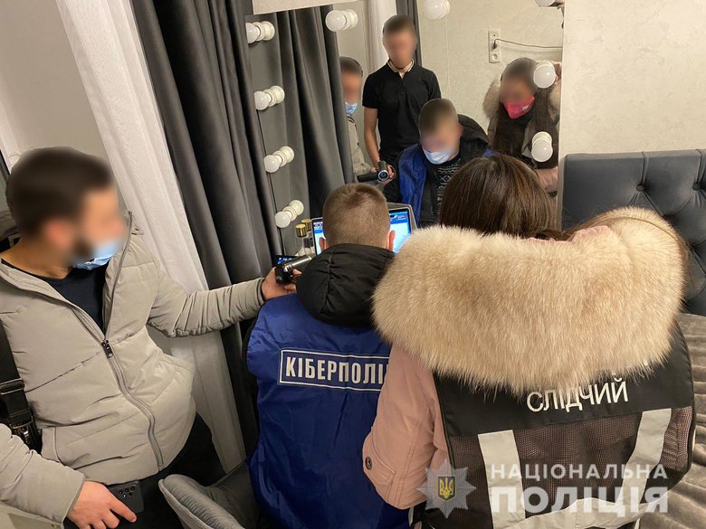 Запорожские мошенники продали через соцсети отсутствующего товара на 2 миллиона гривен, - Нацполиция 03 Запорожские мошенники продали через соцсети отсутствующего товара на 2 миллиона гривен, - Нацполиция 03
