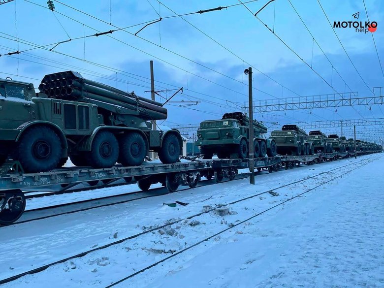 Искандеры, Ураганы, БТРы и Тигры: войска РФ замечают по всей Беларуси 05
