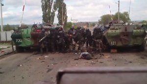 5 травня 2014 року українські воїни провели перший великий бій із терористами Гіркіна: "Низом паркану пройдися! Вони там лежать!.. На дві години "зеленочка" - туди пусти маленькі!" ВIДЕО