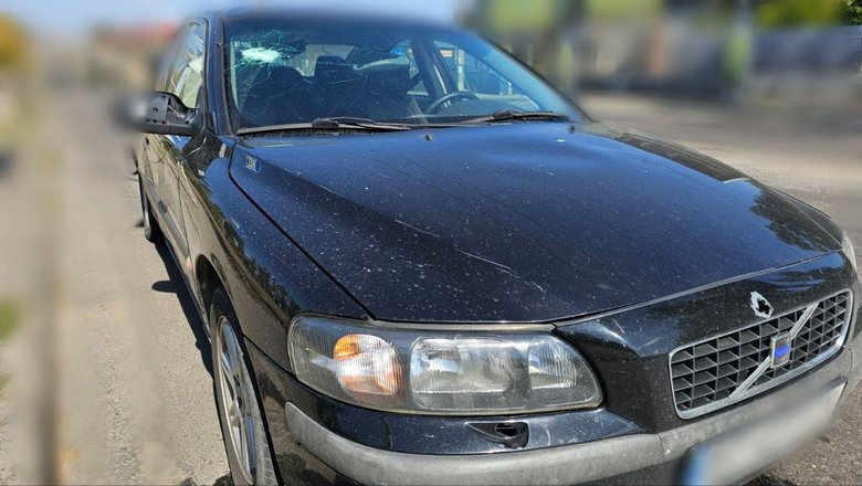 Car shot at in Kherson